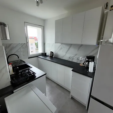 Walecznych 10, Brzezno