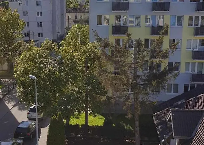 Walecznych 10, Brzezno